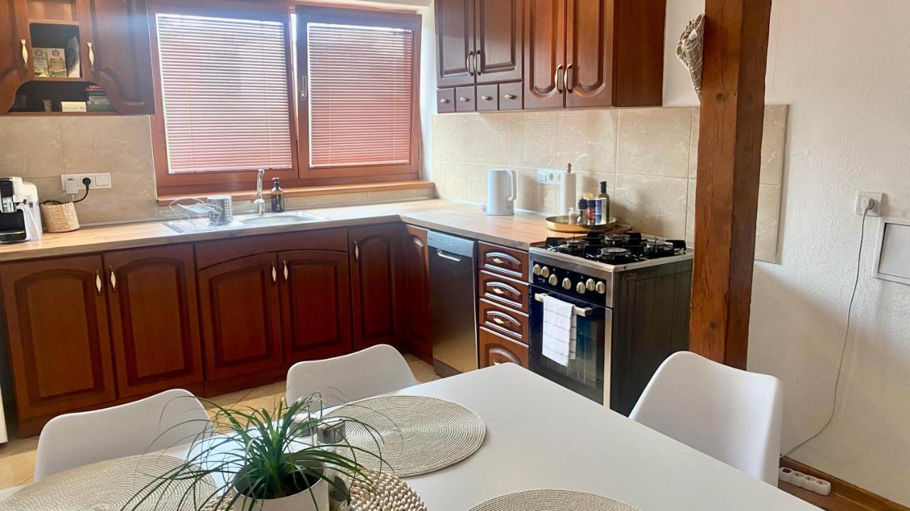 Sunny Attic Apartment Zvolen Ngoại thất bức ảnh