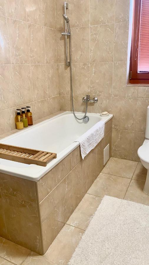 Sunny Attic Apartment Zvolen Ngoại thất bức ảnh